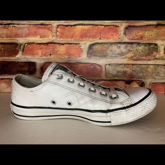 Chuck Taylor white Leather lows - Men Size 6 / Women Size 6 - Picture 6 of 7